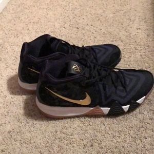Nike Kyrie 4 blue black gold